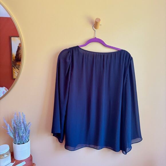 Max Studio Mini Pleat Long-Sleeve Blouse – Navy Flowy, Size Large - Picture 7 of 7